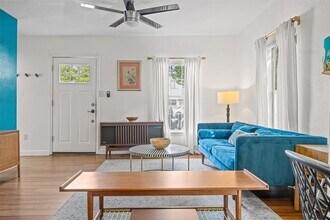 1167 Ridgeway Dr in Austin, TX - Building Photo - Building Photo