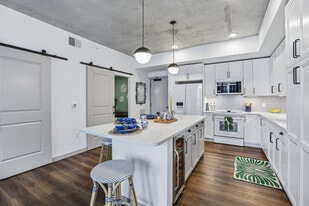 Clearview in St. Petersburg, FL - Building Photo