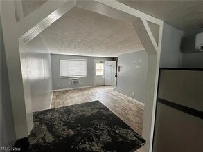 29902 Euclid Ave in Wickliffe, OH - Building Photo - Building Photo