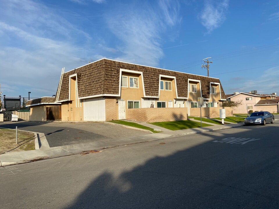 4100 Ardmore Ave in Bakersfield, CA - Building Photo