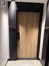 1 Fairview Rd E in Mississauga, ON - Building Photo - Building Photo