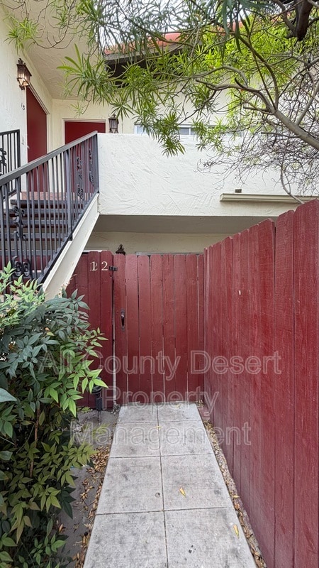 550 El Cielo Rd, Unit Unit 12 in Palm Springs, CA - Foto de edificio - Building Photo