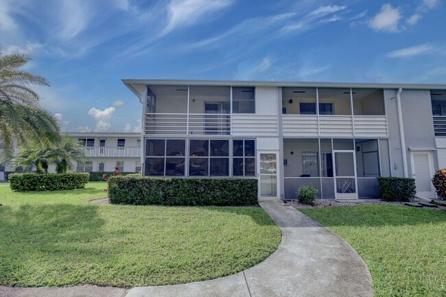 20 Chatham a, Unit A in West Palm Beach, FL - Building Photo - Building Photo