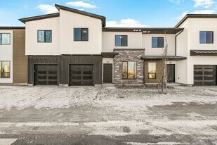 2147 Pebble Brook Ct in Rexburg, ID - Building Photo