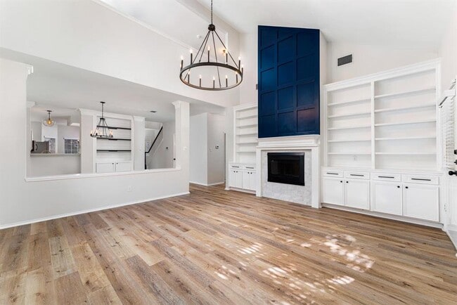 property at 112 Deerhorn Ct
