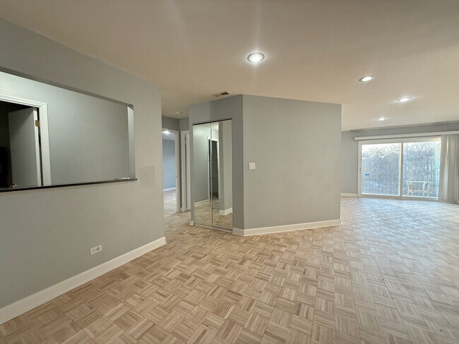 1550 Sandpebble Dr in Wheeling, IL - Building Photo - Building Photo