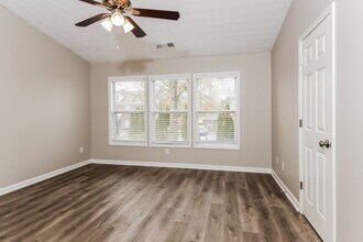 3937 Abernathy Farm Way NW in Acworth, GA - Foto de edificio - Building Photo