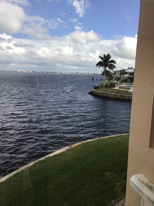 1 Colony Point Dr-Unit -B7 in Punta Gorda, FL - Building Photo - Building Photo
