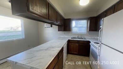 3705 S Cathy Ave, Unit 3705-03 in Sioux Falls, SD - Building Photo - Building Photo