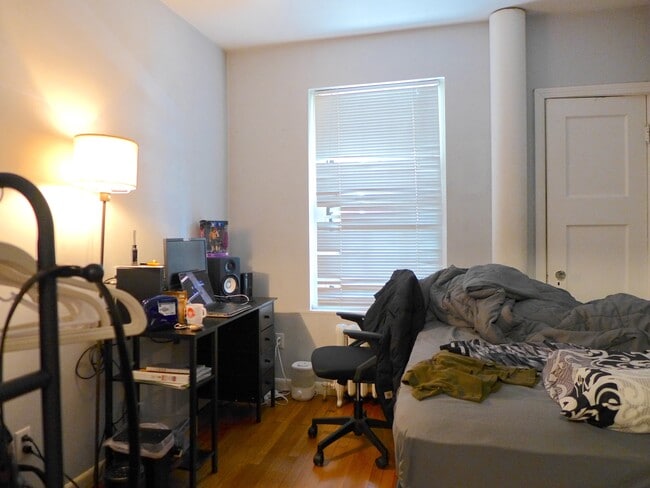 10 Keswick St, Unit 1 in Boston, MA - Building Photo - Building Photo