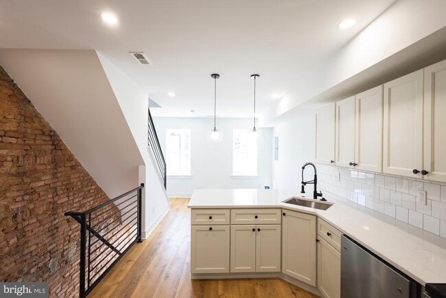 3704 Midvale Ave in Philadelphia, PA - Building Photo - Building Photo