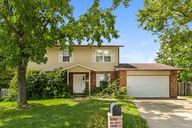 property at 9 Fairgreen Ct