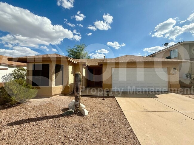 3025 W Country Ranch Dr