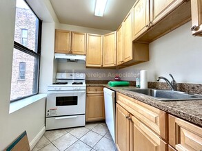 64 W 108th St in New York, NY - Building Photo - Building Photo