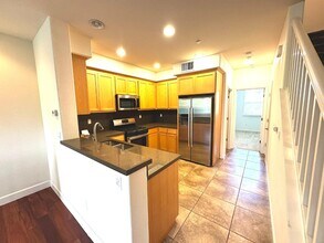660 Cedarville Ln in San Jose, CA - Foto de edificio - Building Photo