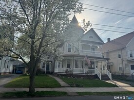 210 Prospect Ave in Shelton, CT - Building Photo