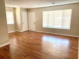 2112 L St in Antioch, CA - Building Photo