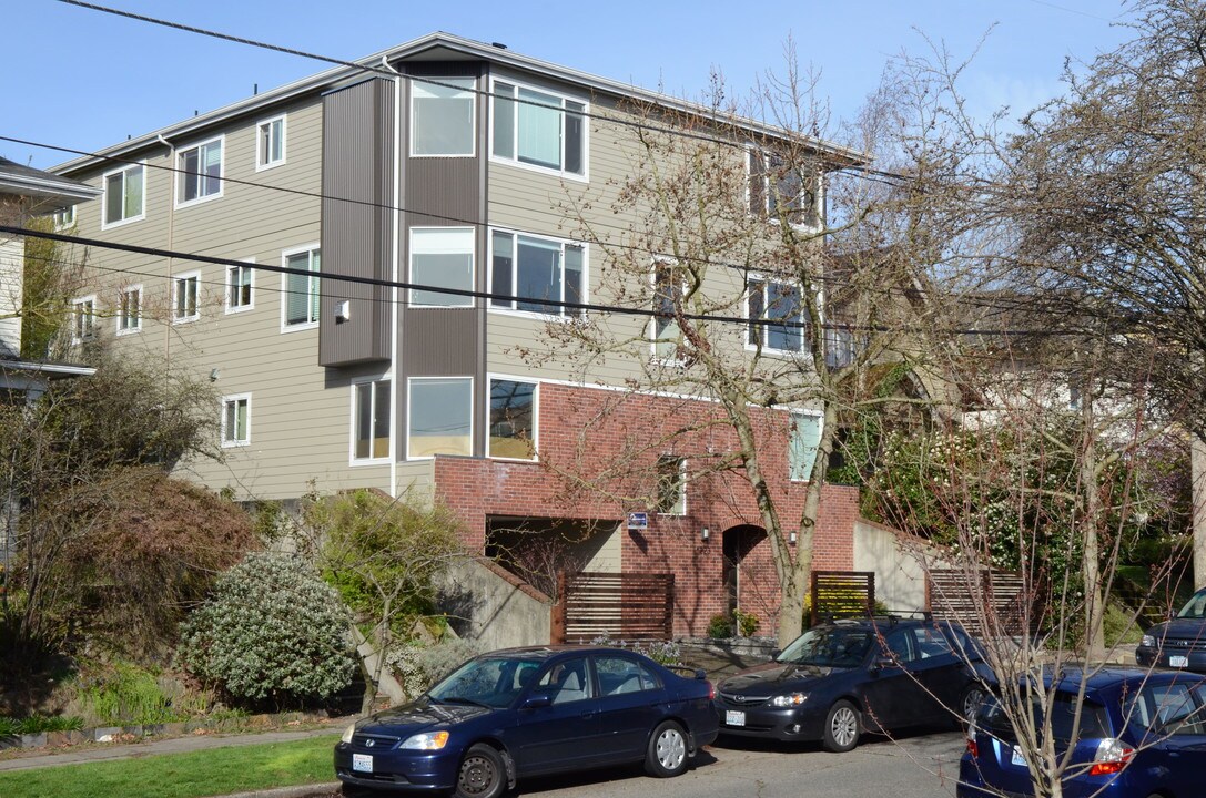 The Evanston Apartments in Seattle, WA - Building Photo