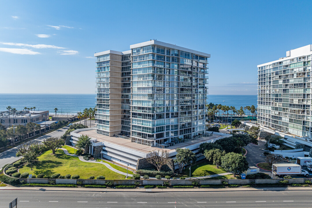 El Mirador Tower in Coronado, CA - Building Photo