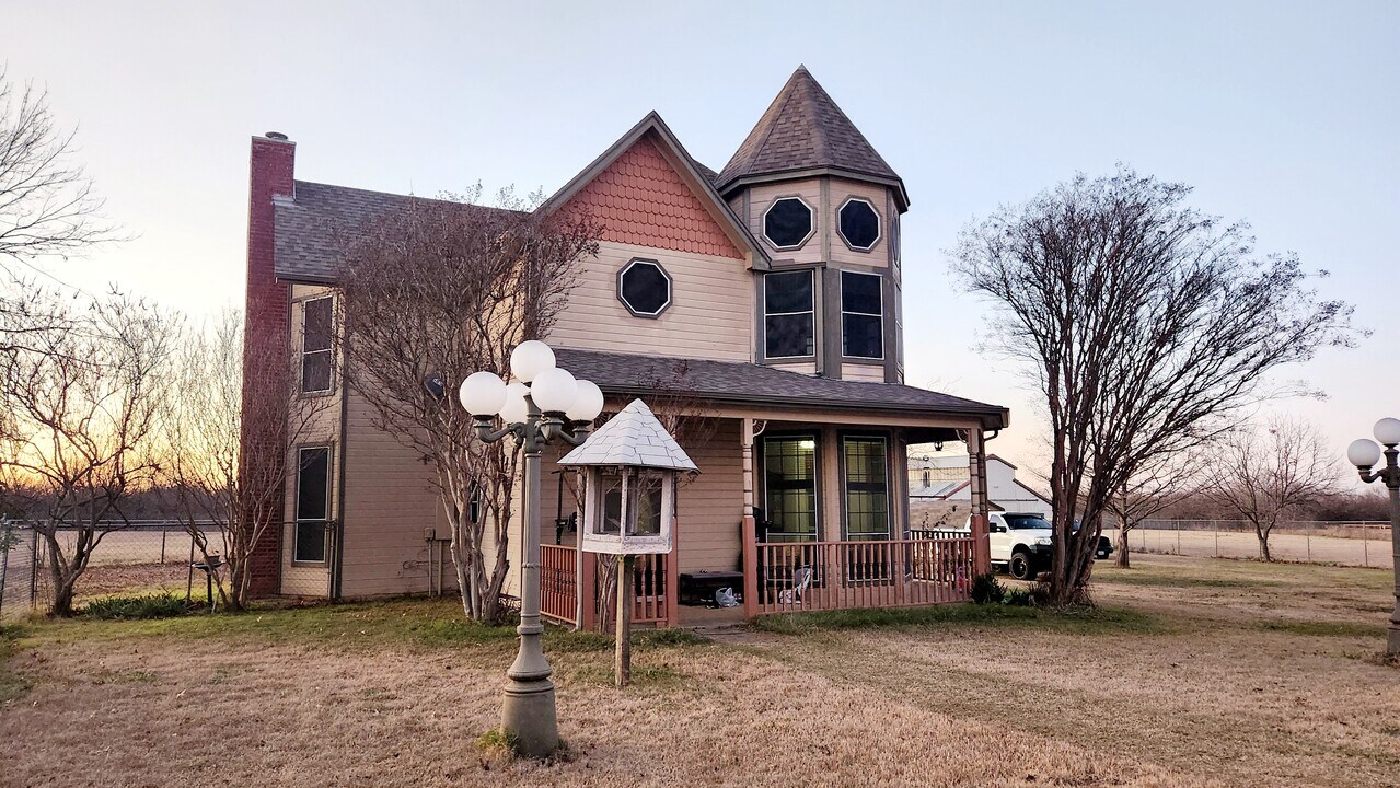 6712 Sundance Cir in Joshua, TX - Building Photo