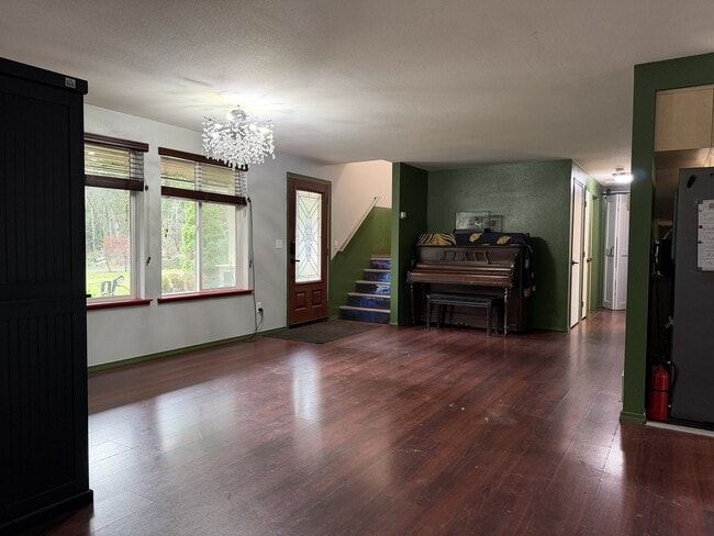 1310 SE Fireweed Rd in Shelton, WA - Building Photo - Building Photo