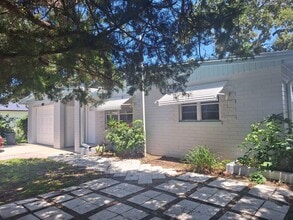 401 S Pine St in New Smyrna Beach, FL - Building Photo - Building Photo