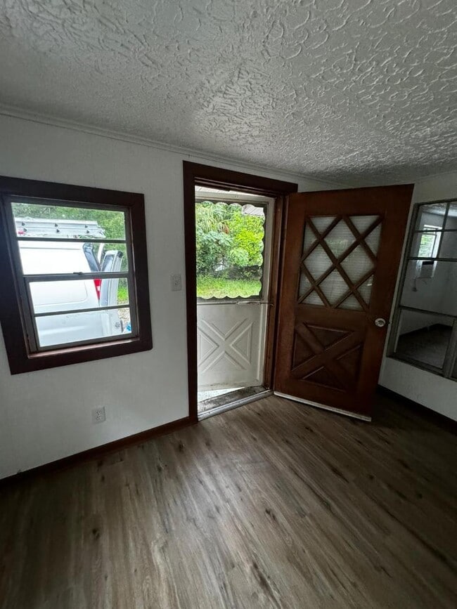 106 Slater Ln in Hawthorne, FL - Building Photo - Building Photo