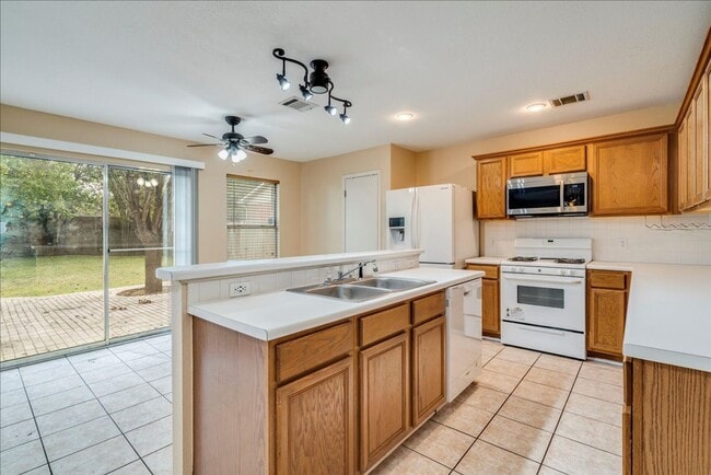 property at 1924 Summer Rain Dr