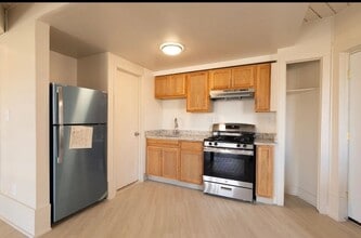 The Edison Estates in Inkster, MI - Foto de edificio - Building Photo