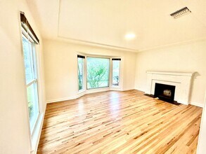 8028 Stewart Ave in Los Angeles, CA - Building Photo - Building Photo