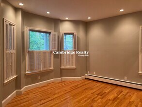 12 Sumner Rd, Unit T in Cambridge, MA - Building Photo - Building Photo