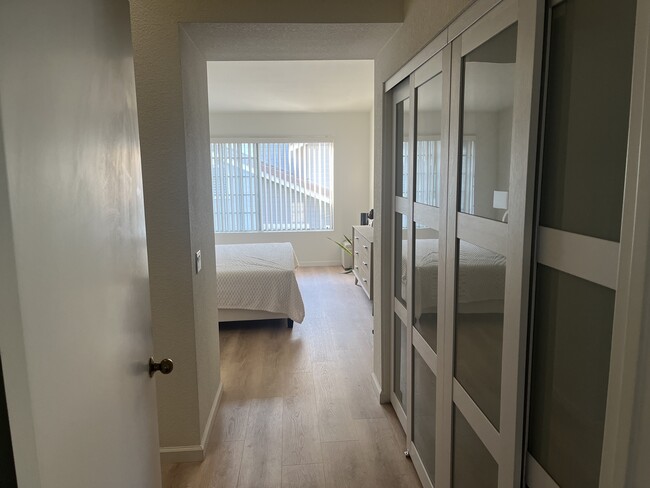13531 Apricot St in Tustin, CA - Foto de edificio - Building Photo