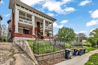 3224-3226 E 8th St in Kansas City, MO - Building Photo - Building Photo