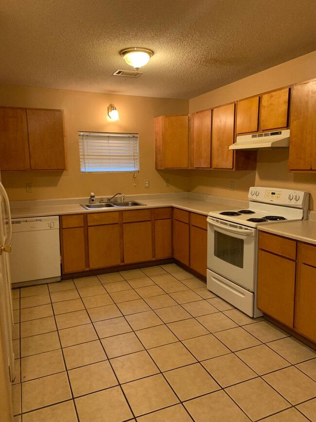 property at 805 Green St