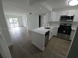 8101 Crespi Blvd in Miami Beach, FL - Building Photo