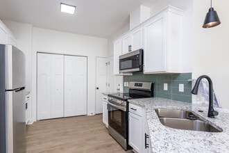 The Grove at Perry in Perry, GA - Building Photo - Interior Photo