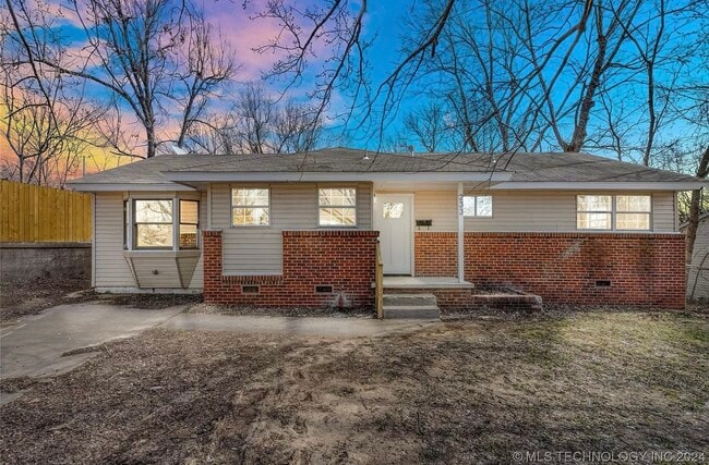 property at 233 N 44th W Ave