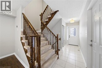 2466 Appalachain Dr in Oakville, ON - Building Photo - Building Photo