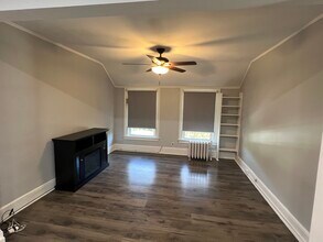 3 Reid Ave, Unit 1 in Babylon, NY - Foto de edificio - Building Photo