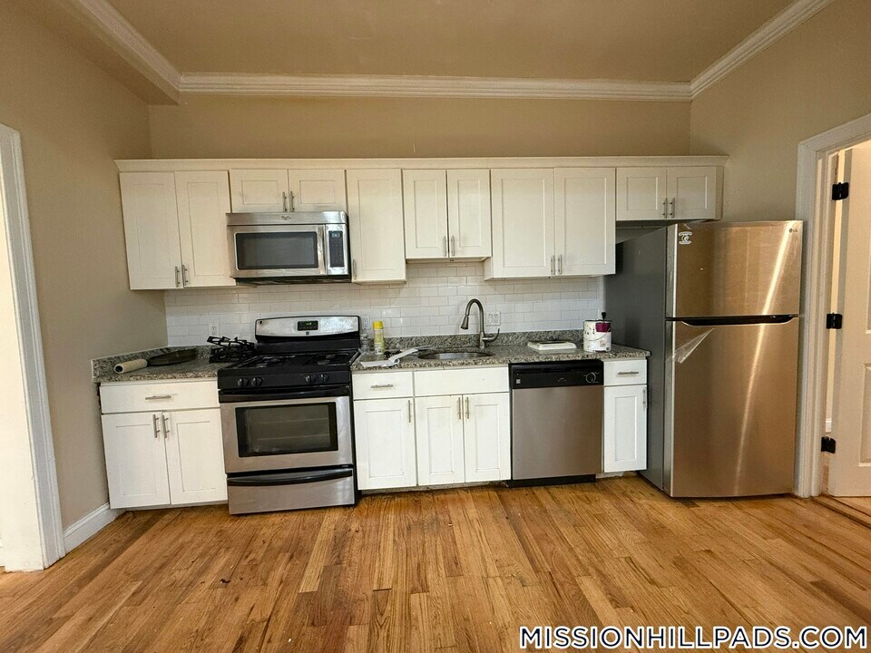 52 Townsend St in Boston, MA - Building Photo