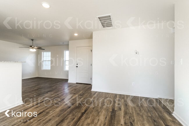 803 Granite Cir SW, Unit 323 in Gravette, AR - Building Photo - Building Photo