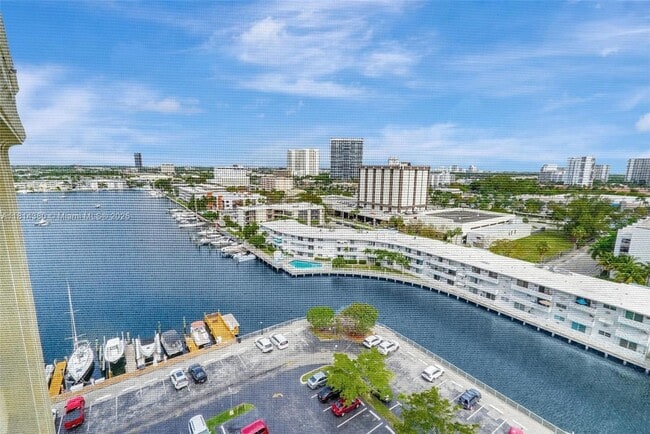 100 Golden Isles Dr, Unit 1410 in Hallandale Beach, FL - Building Photo - Building Photo