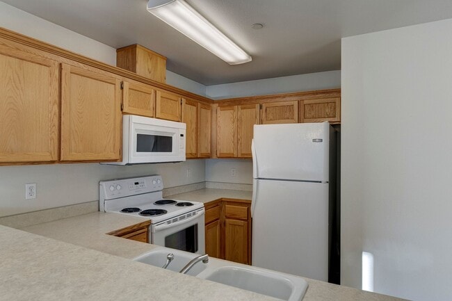 1670 SW Mulberry Pl in Oak Harbor, WA - Building Photo - Building Photo