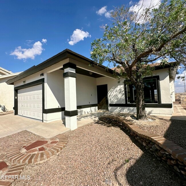 14104 Robert Ituarte Dr in El Paso, TX - Building Photo - Building Photo