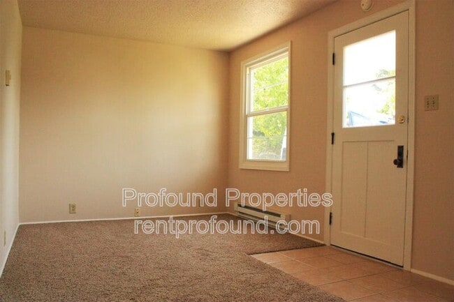 2232 SE 105th Ave in Portland, OR - Building Photo - Building Photo