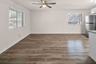 410 Regina St in San Antonio, TX - Building Photo - Building Photo