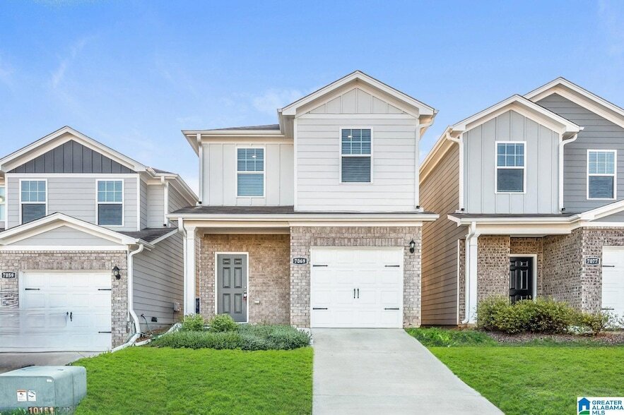 7069 Broad St in Pell City, AL - Building Photo