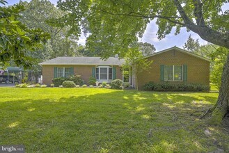 4949 Idlewilde Rd in Shady Side, MD - Building Photo - Building Photo