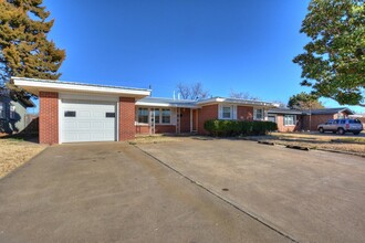 5012 46th St in Lubbock, TX - Building Photo - Building Photo