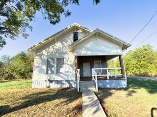317 N Elm St in Mart, TX - Building Photo